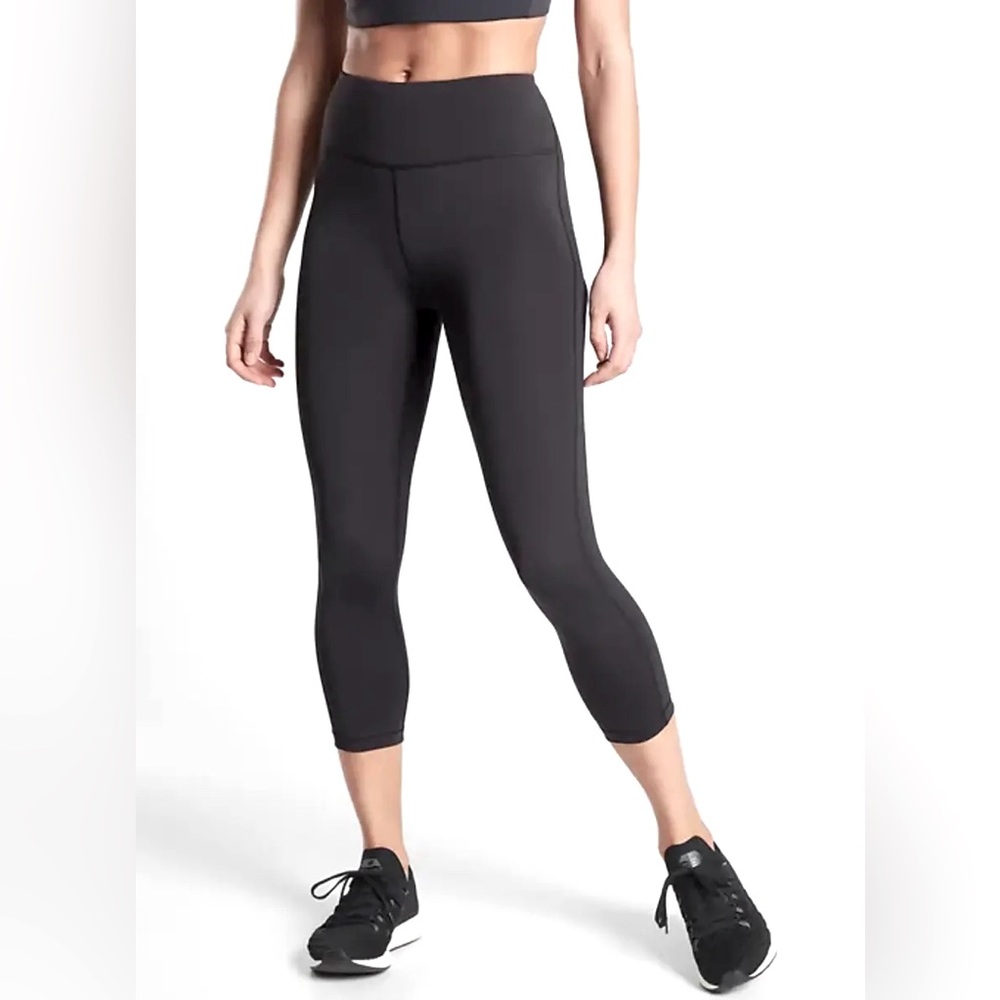 ATHLETA ULTIMATE STASH CAPRI Black Size Small